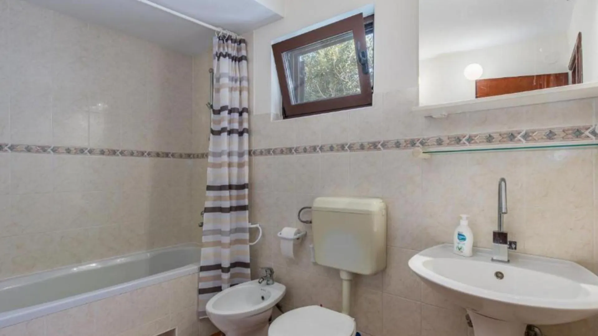 Apartments Villa Mirna Njivice Croatia