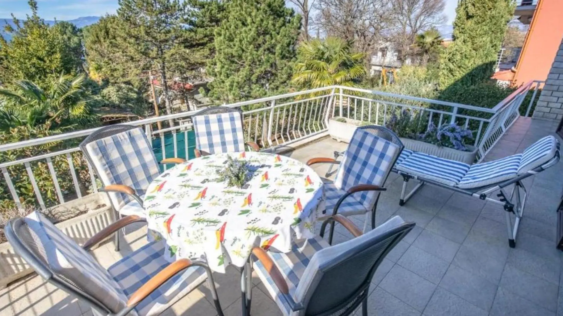 Apartments Villa Mirna Njivice Croatia